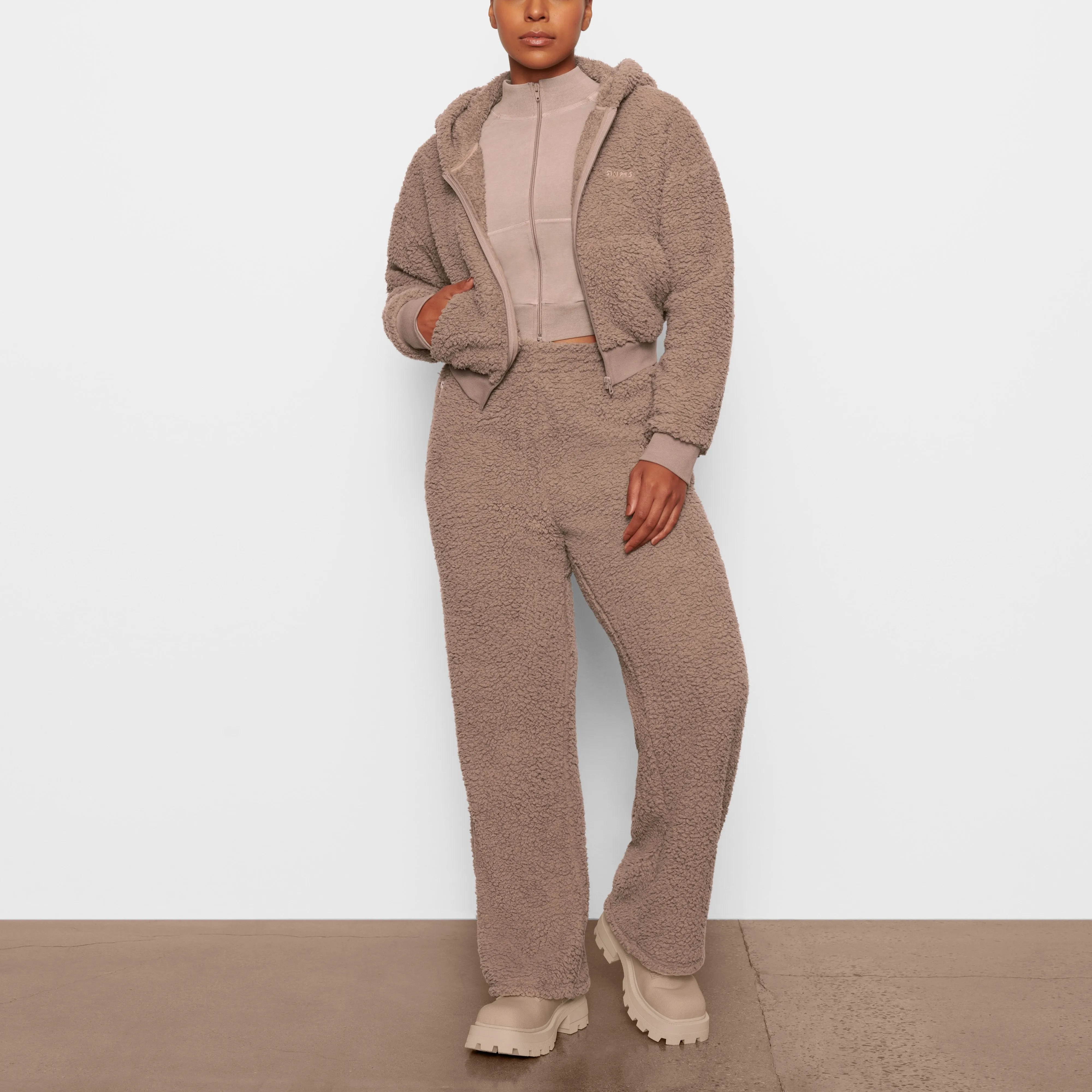 OUTDOOR BASICS TRACK JACKET | DESERT