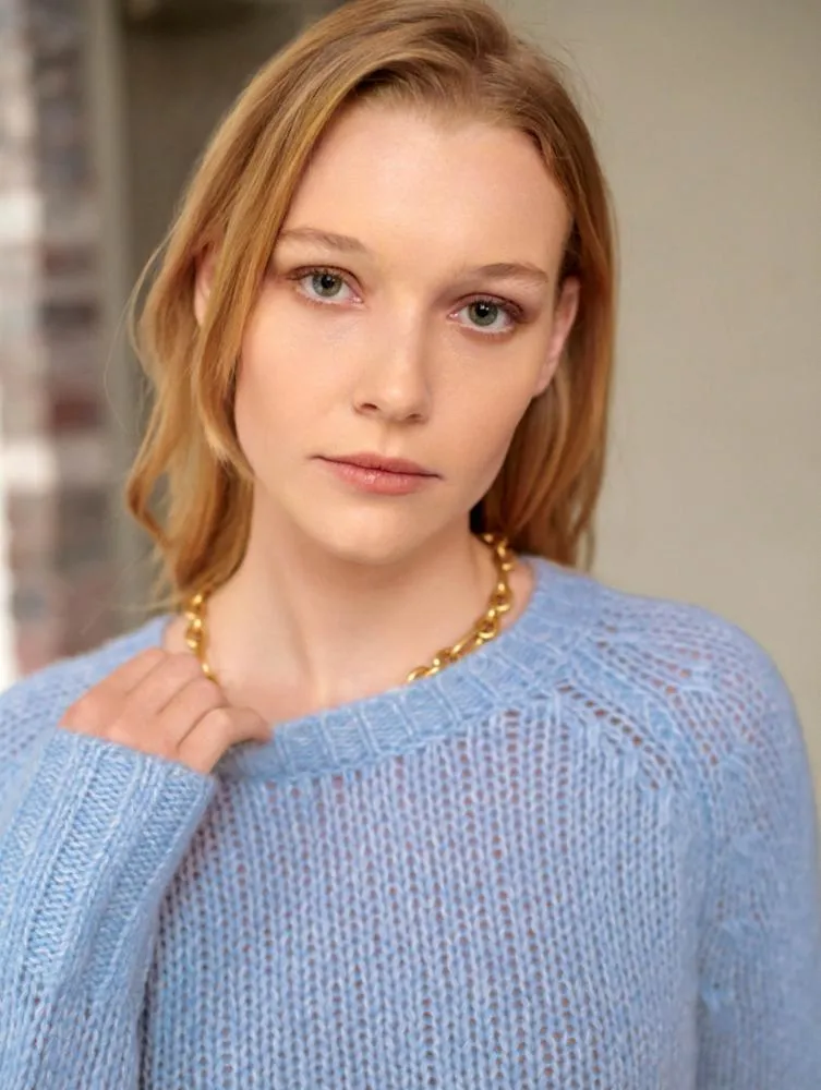 White   Warren - Lofty Cashmere Silk Shrunken Sweatshirt in Light Blue Marl